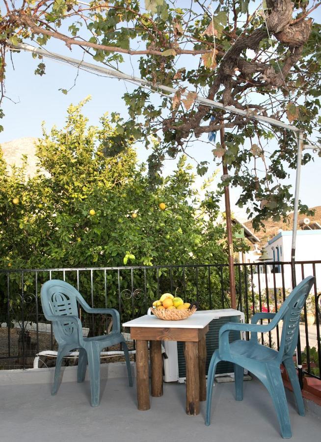 Petroula Apartments Emborios 外观 照片